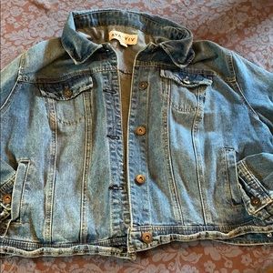 Cropped denim jacket